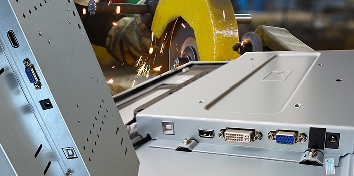 Крупный план разъёмов мониторов TGM215RPEH и TGM215RPE: VGA, DVI, HDMI и USB